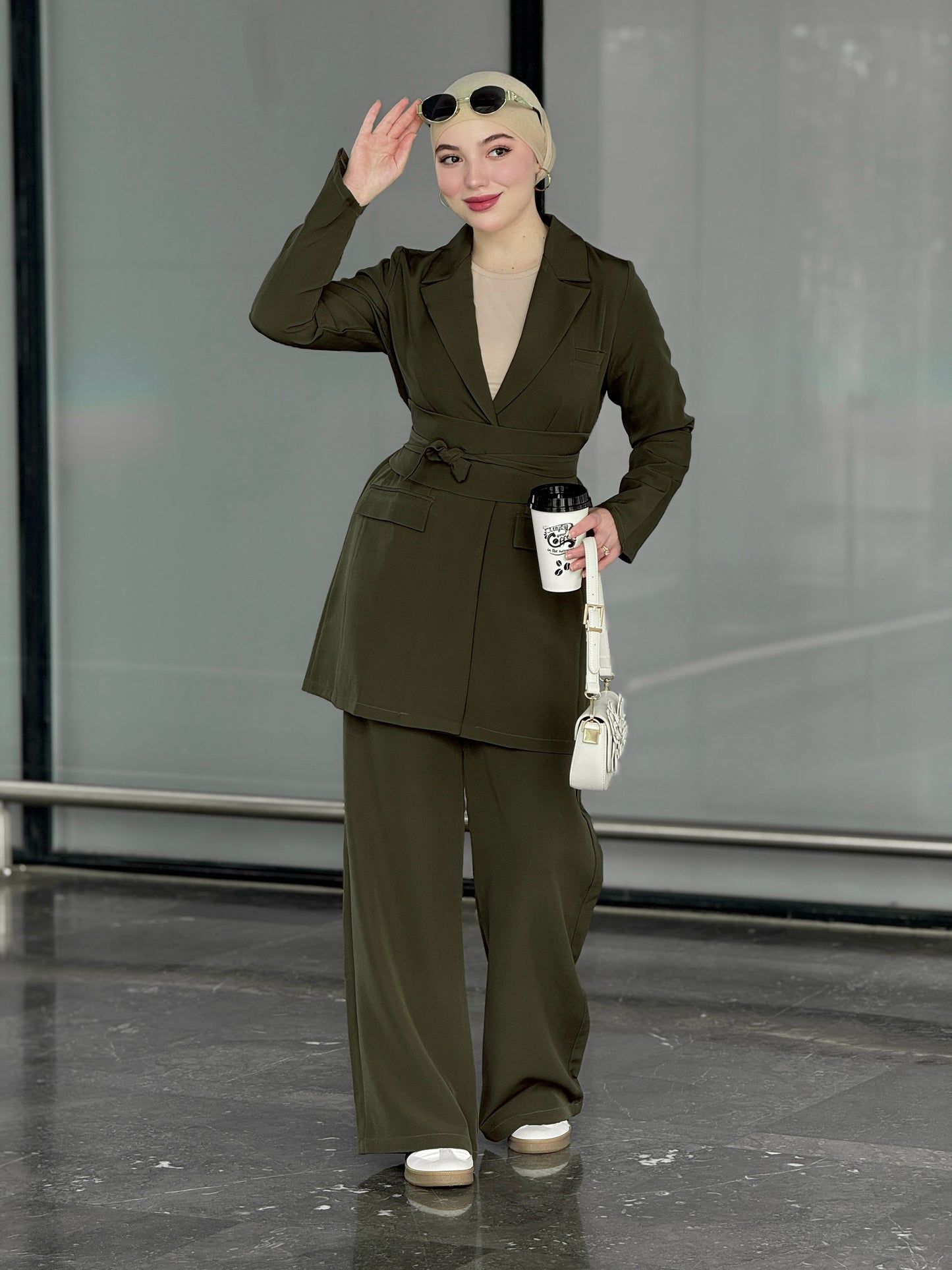 Ensemble Blazer & Pantalon – Vert Olive | Ceinture incluse