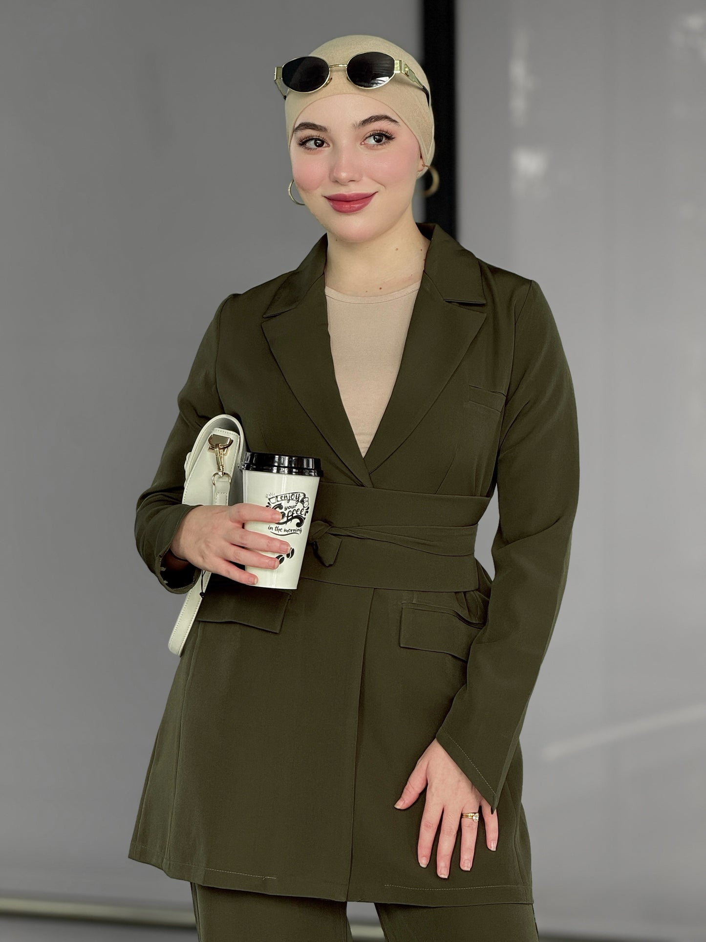 Ensemble Blazer & Pantalon – Vert Olive | Ceinture incluse