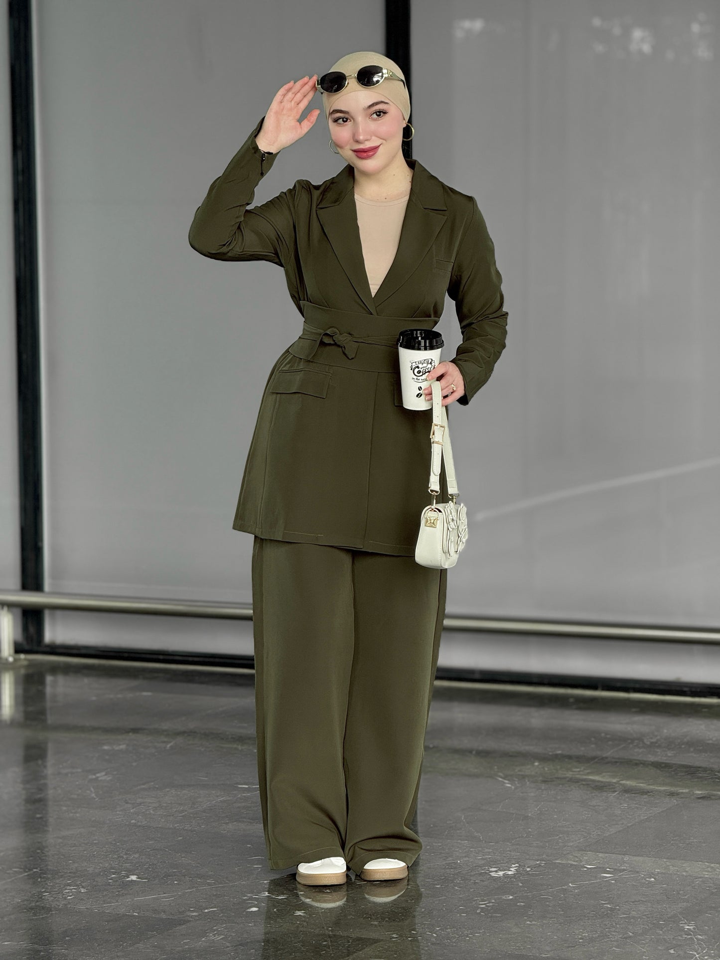 Ensemble Blazer & Pantalon – Vert Olive | Ceinture incluse