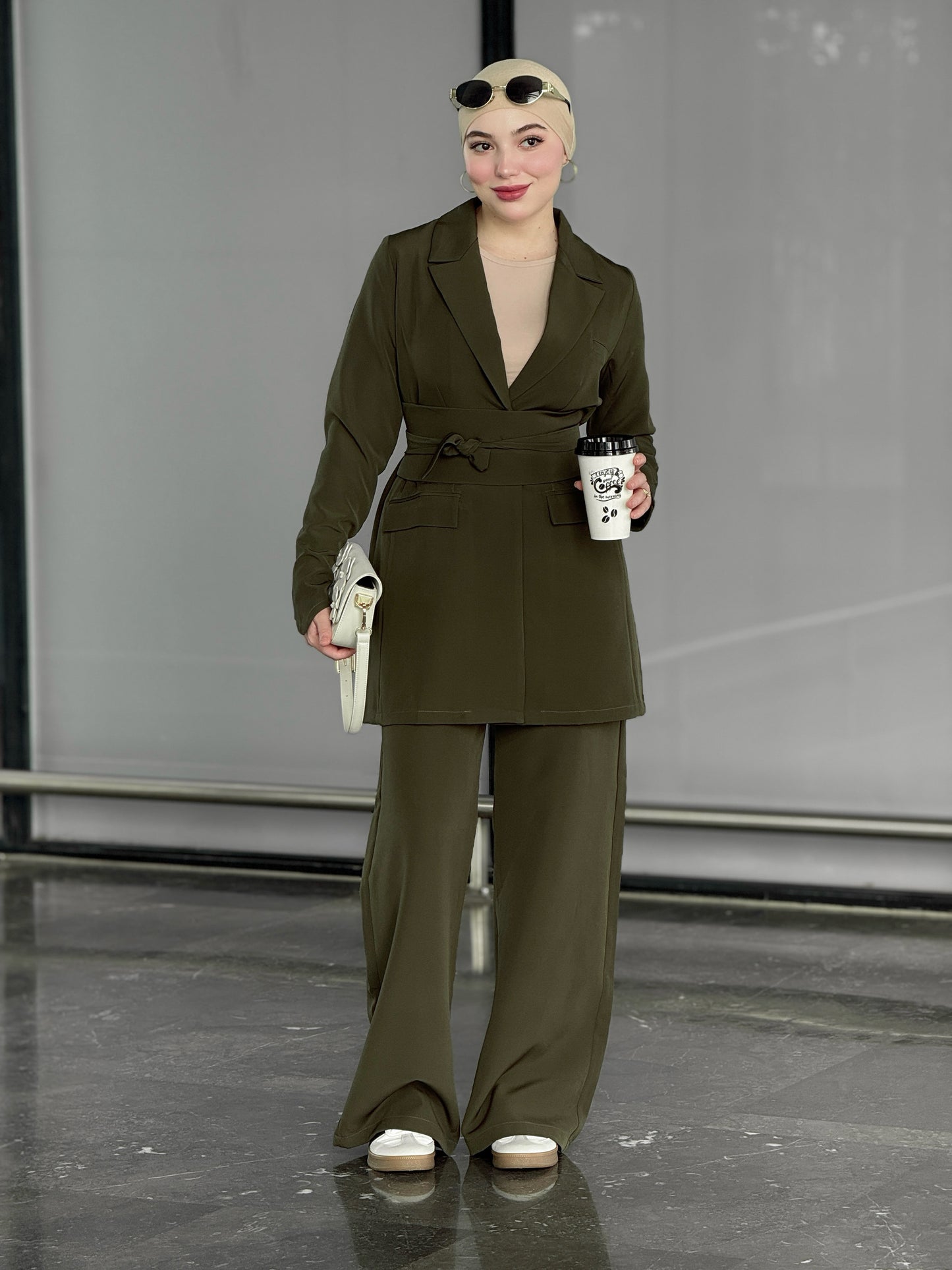 Ensemble Blazer & Pantalon – Vert Olive | Ceinture incluse